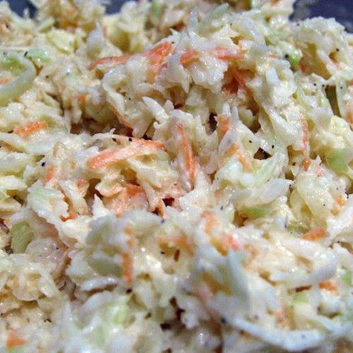 Amerikkalaista Coleslaw kaalisalaattia