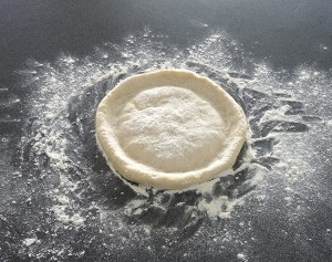 Pizzapohjan venytys osa 2 - Reunan muotoilu